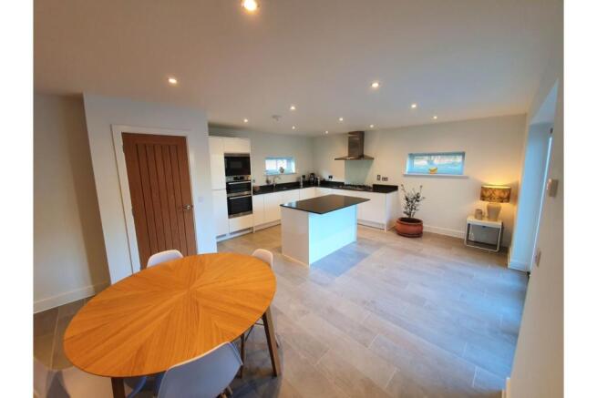Kitchen/Dining Room