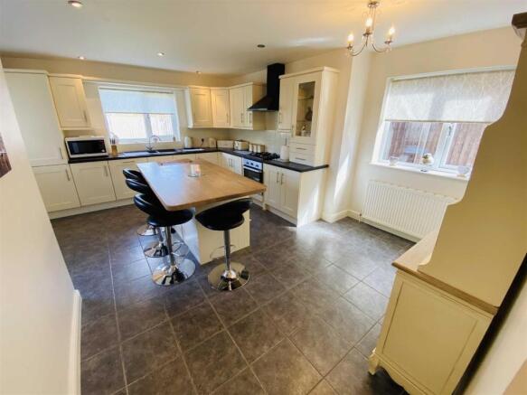BREAKFAST KITCHEN