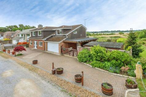 Beach Road, Upton, Poole, BH16