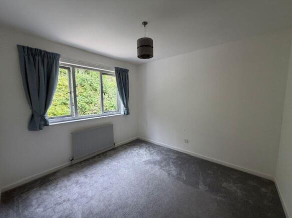 3 bed Semi-Detached for sale Image 10