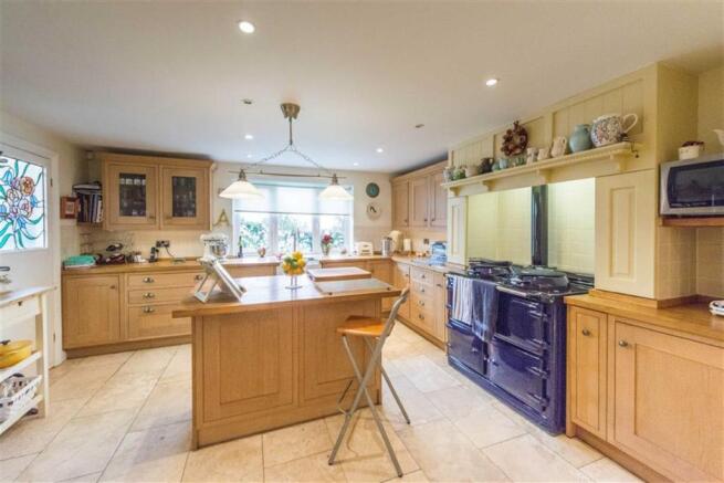 OPEN-PLAN DINING KIT