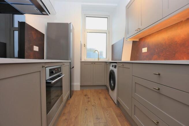 9, 173 Kingsway n...