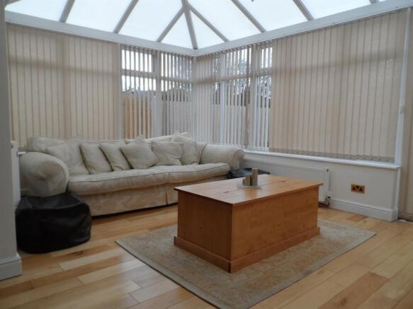 CONSERVATORY/SITTING
