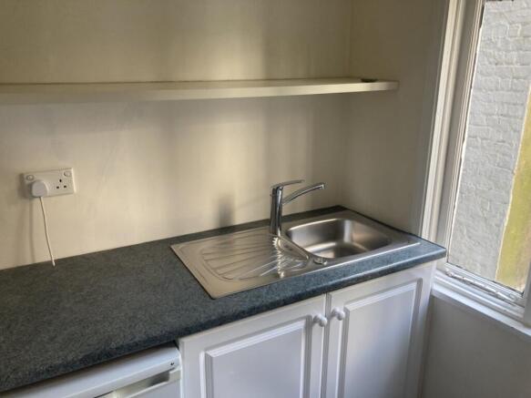 28 Moreton St - kitchen 2025