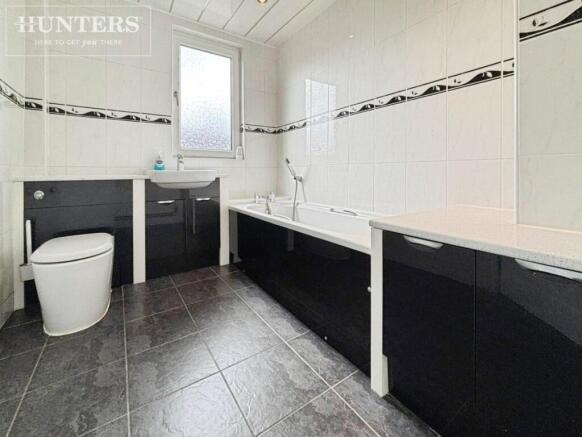 3 bed Terraced to rent Image 6