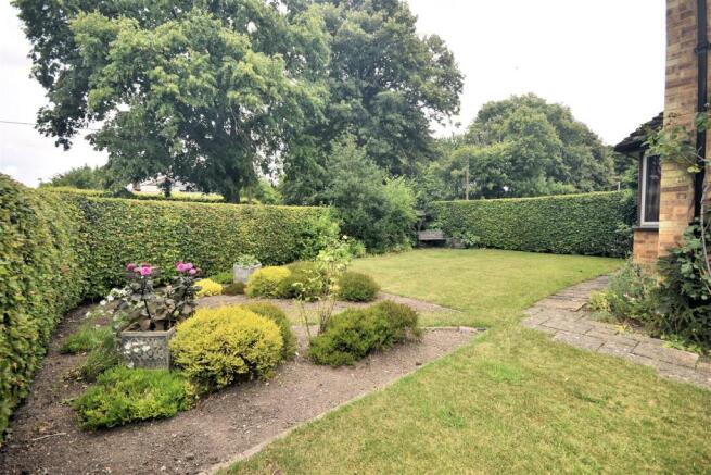 Front Garden 2.jpg