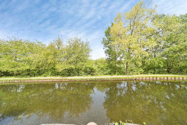 4 bed Town House for sale Image 6