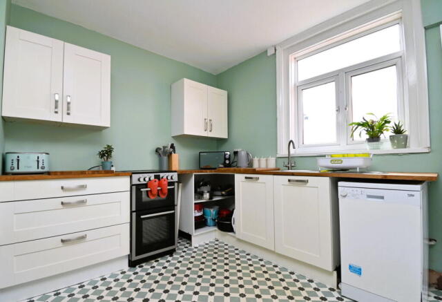 3 bed Terraced for sale Image 4