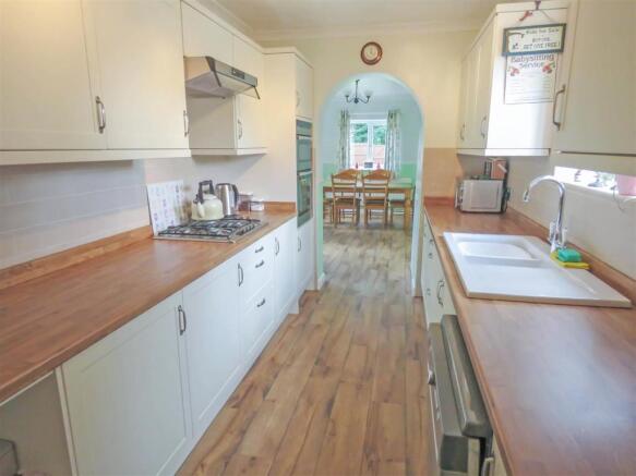 Kitchen.JPG