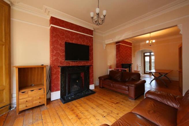 25 Teilo St 2423.JPG