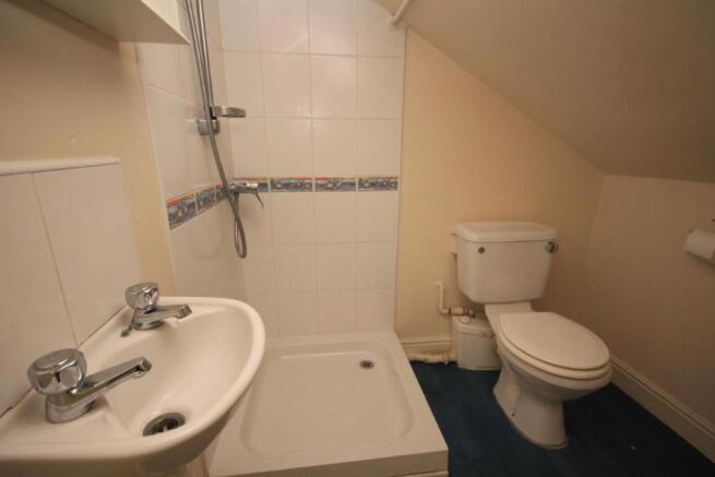 EN-SUITE SHOWER ROOM/ W.C.