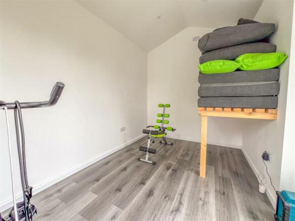 Grasmere Crescent - Image-32.jpg