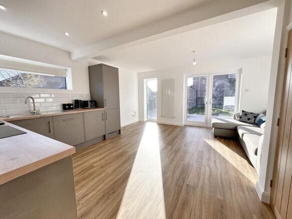 Lounge/Dining Kitchen