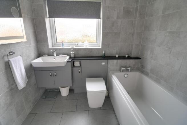 BATH & SHOWER RO