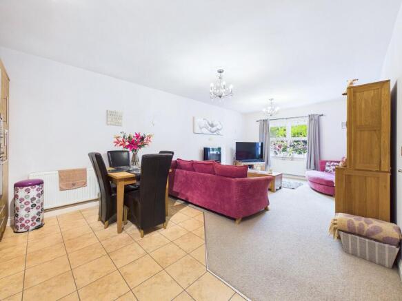 2 bed Apartment for sale Image 7