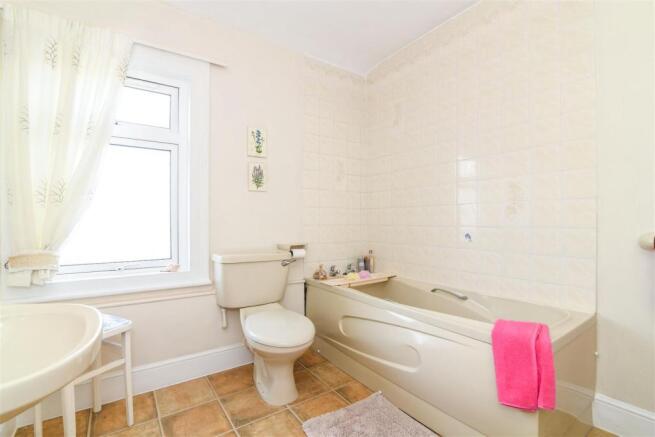 Bathroom.jpg
