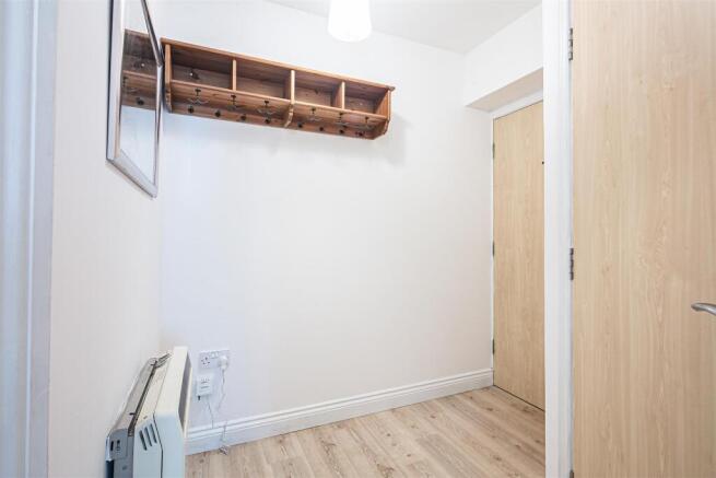 2 bed Flat for sale Image 10
