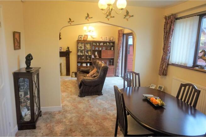 Lounge/Dining Room