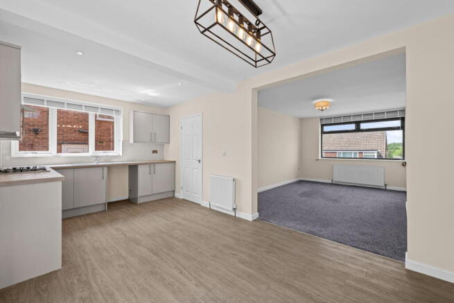 3 bed Semi-Detached for sale Image 6