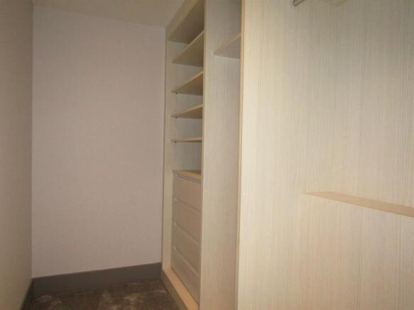 master bedoom dressing room