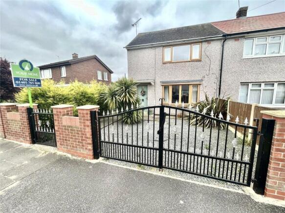 2-bed semi-detached on Wroots Avenue, Goole, DN14, £125,000