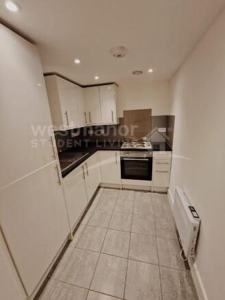 FLAT 13 EN-SUITE