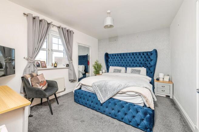 3 bed Terraced for sale Image 5