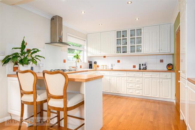 3 bed Detached Bungalow for sale Image 4