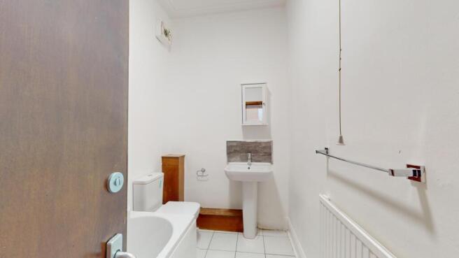 5 bed House to rent Image 6