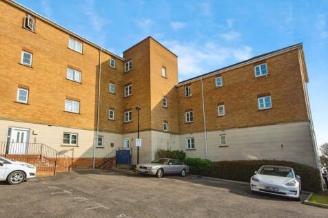 Ambleside, Purfleet-on-Thames, RM19