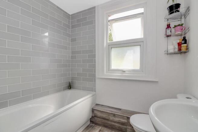En suite to master