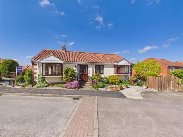 3 bed Detached Bungalow for sale Image 12