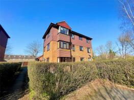 Flat 24, Willow Court, Skipton Way, Horley RH6 8LU