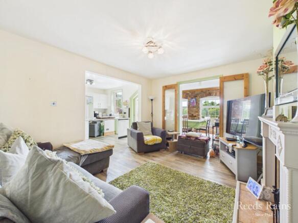 3 bed Semi-Detached for sale Image 4