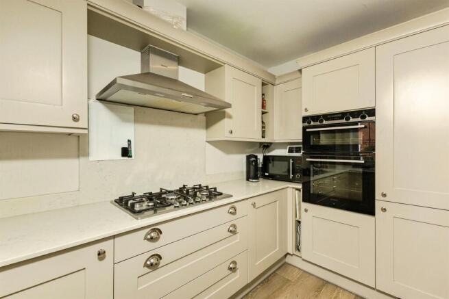 Lance Way, Arborfield Green, Reading photo 4