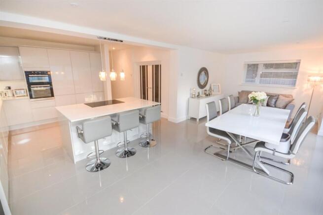 KITCHENDINER-FAMILY ROOM.jpg