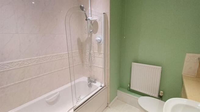 2 bed Flat to rent Image 10