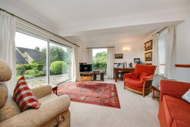 Living Room2.jpg