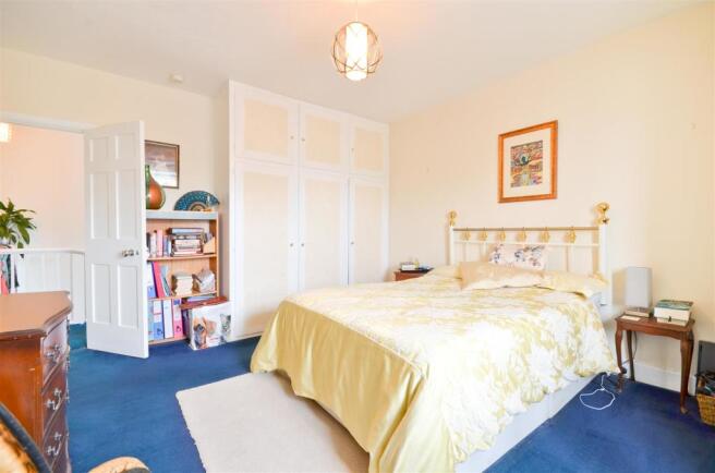 Bedroom 1 (2).JPG