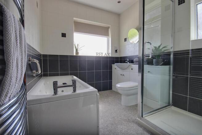 3 bed Semi-Detached for sale Image 11