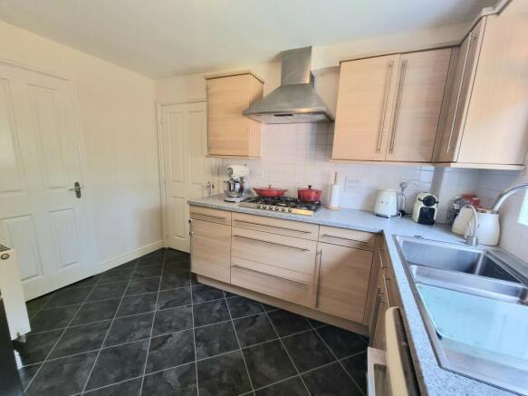 Kitchen/ Breakfast Room