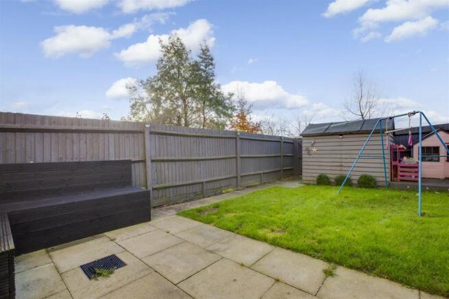 7 Red Kite Way, HP13 5SF-11.jpg