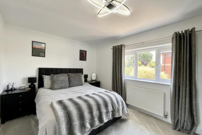 2 bed Semi-Detached for sale Image 11