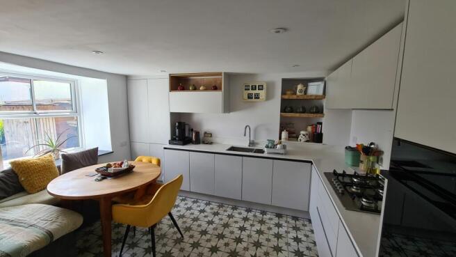 KITCHEN DINING ROOM