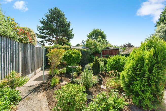 2 bed Detached Bungalow for sale Image 4
