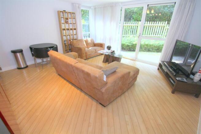 Lounge area.JPG