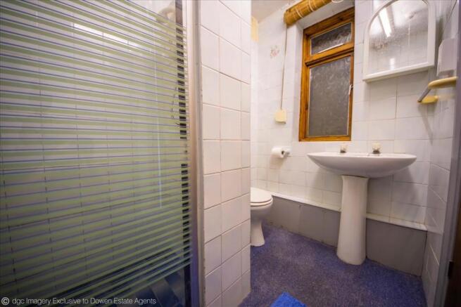 SHOWER ROOM WC