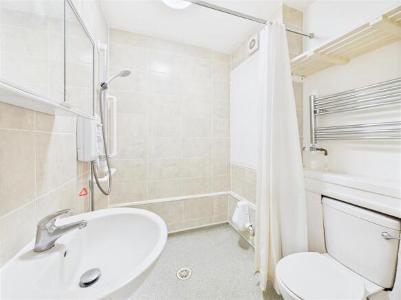 1 bed Apartment to rent Image 11