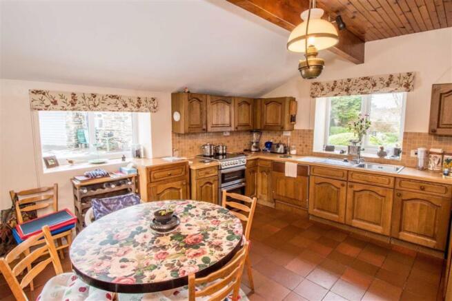 KITCHEN/BREAKFAST ROOM