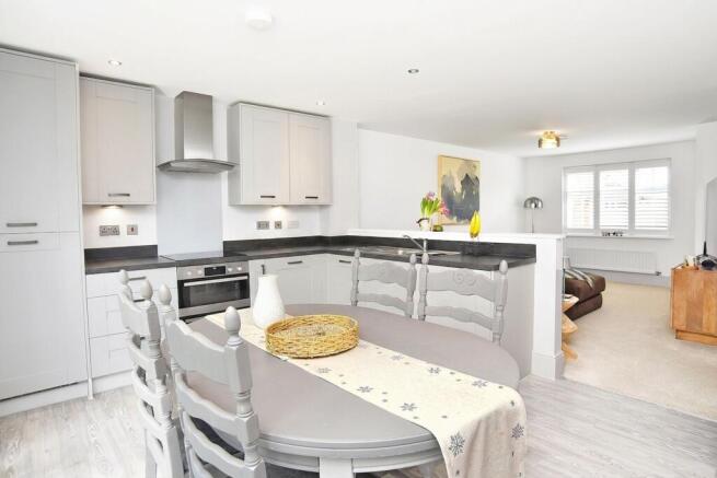 3 bed Semi-Detached for sale Image 5